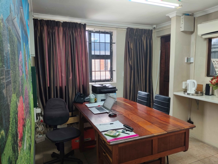 To Let Commercial Property for Rent in Okavango Park Western Cape